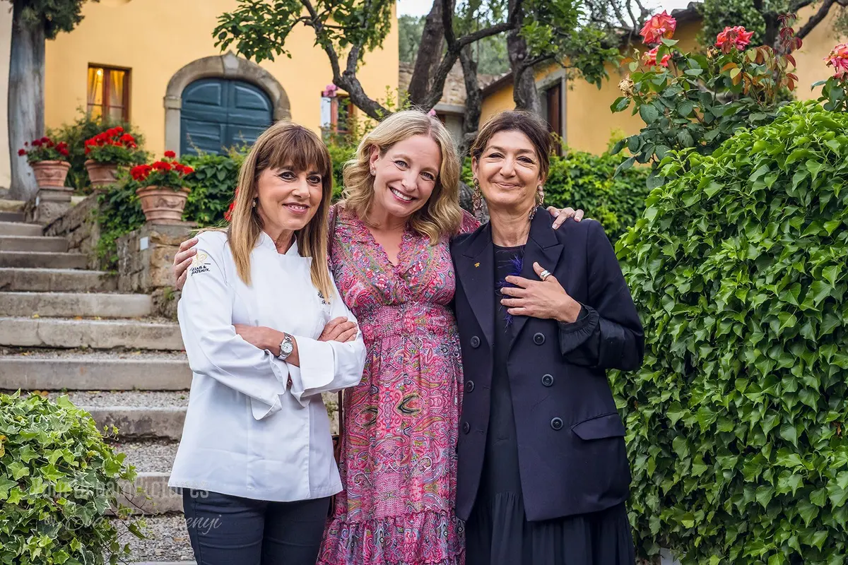 Julie Hartigan with friends in Tuscany